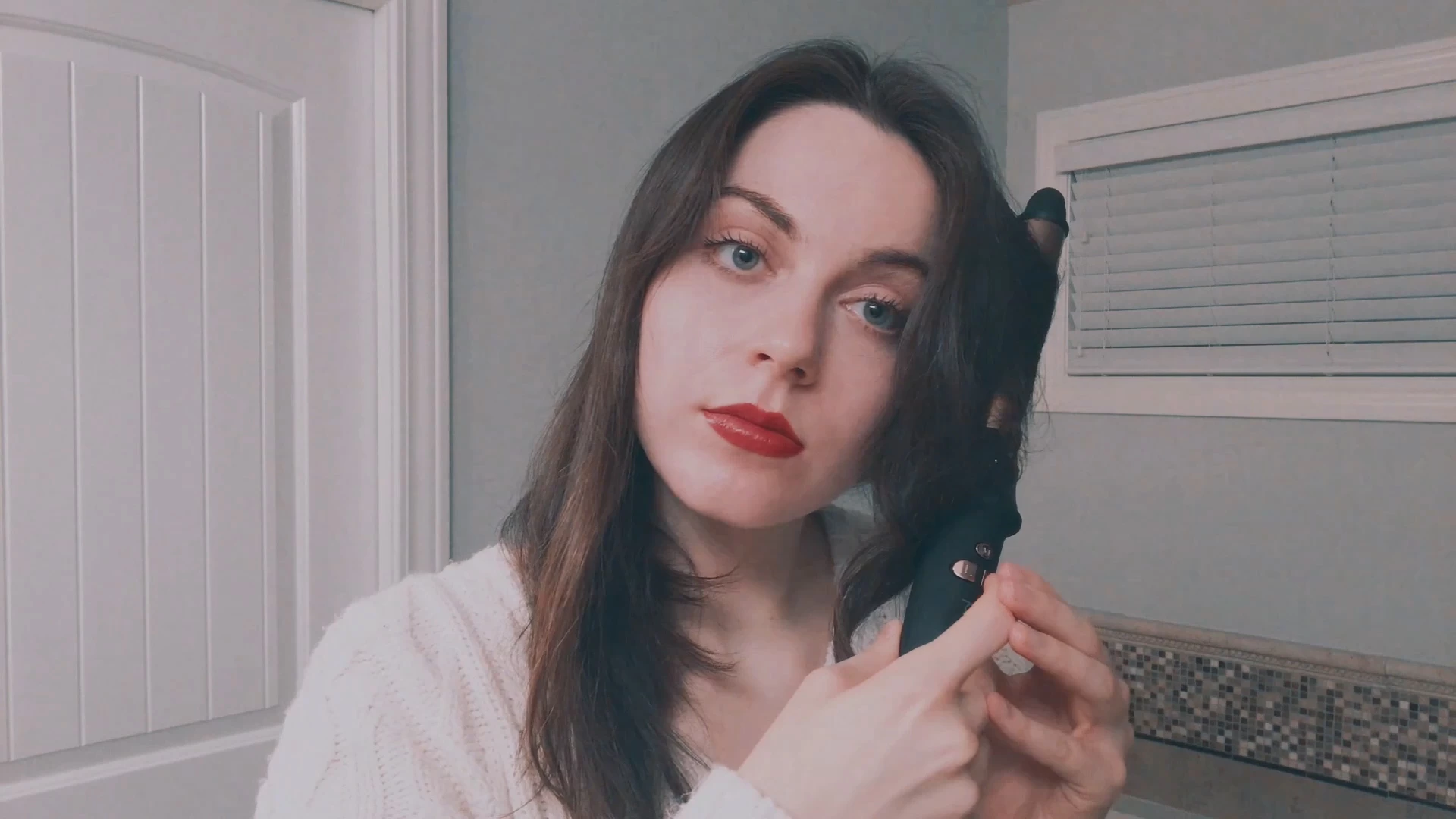 Prizm 1 Inch Wavy Professional Rotating Curling Iron, Nano Titanium Auto Spin Curling Wand Hair Curler With 11 Adjustable Temps 250°F To 450°F, Anti-Scald & Dual Voltage 7 Prizm 1 Inch Wavy Professional Rotating Curling Iron, Nano Titanium Auto Spin Curling Wand Hair Curler With 11 Adjustable Temps 250°F To 450°F, Anti-Scald & Dual Voltage - Image 7